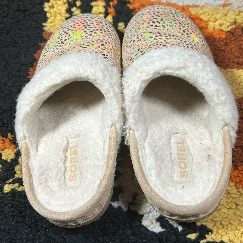 Cutie, kids, SOREL slip ons!!